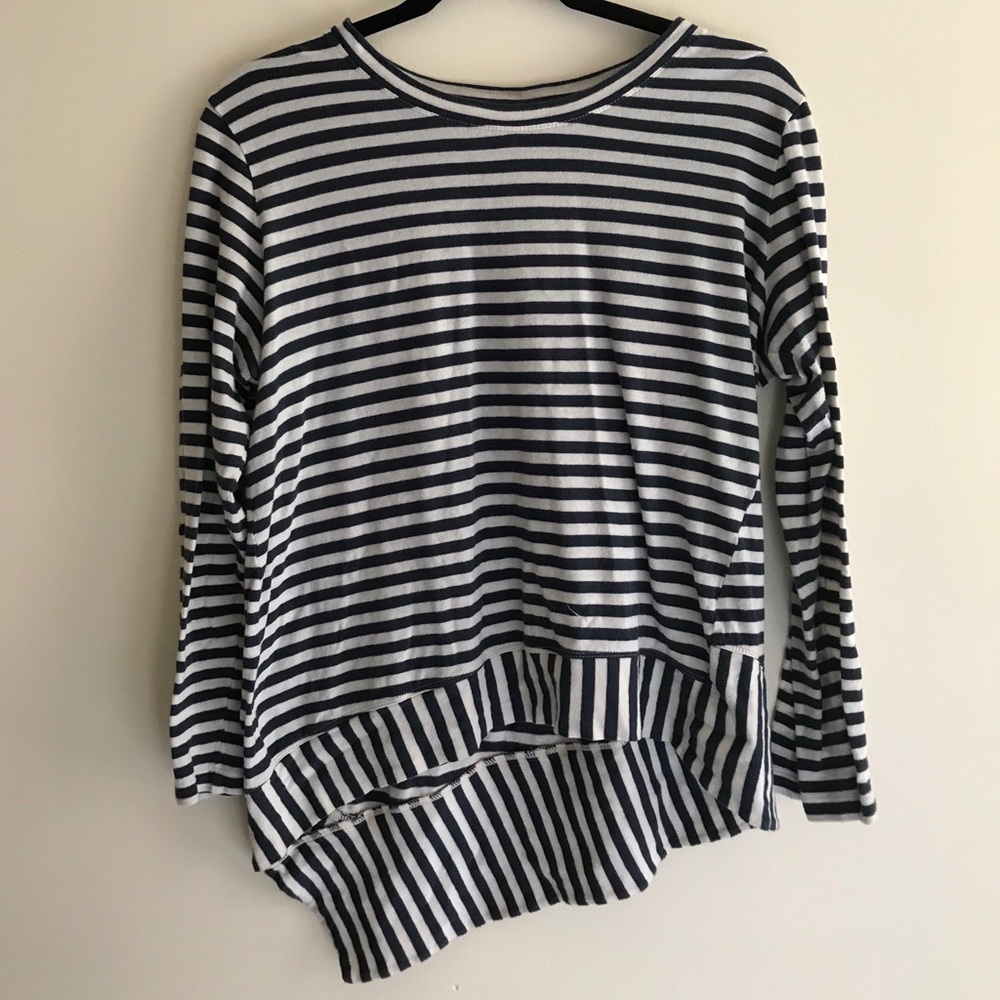 🎉 Navy and White Top